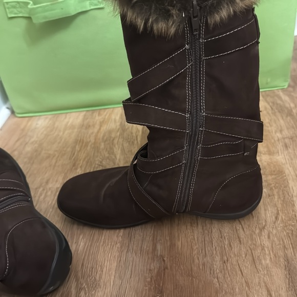 Naturalized faux fur boots - Picture 2 of 6